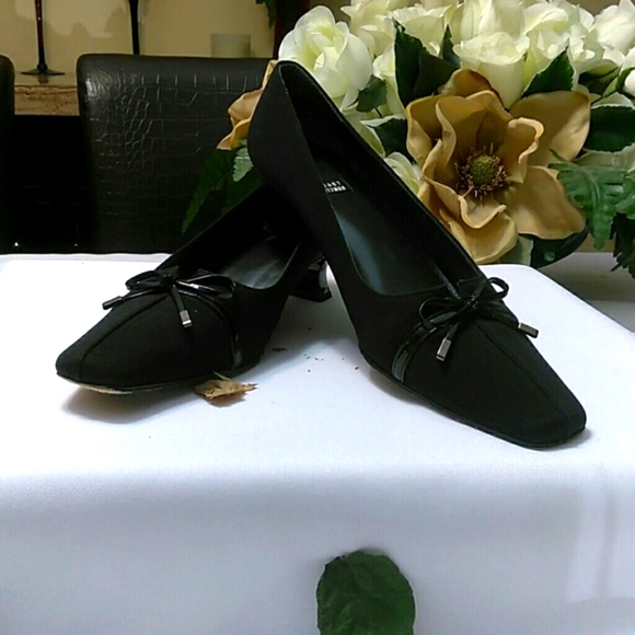 Stuart Weitzman ladied slip on heel - Picture 1 of 8